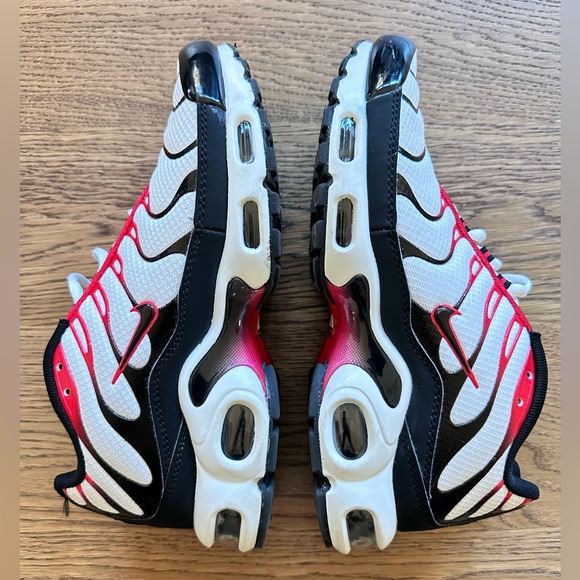 Nike Air Max Plus Pure Platinum Black University Red Size 7 main image 4